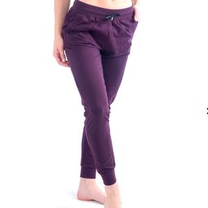 Zyia Plum Unwind Jogger